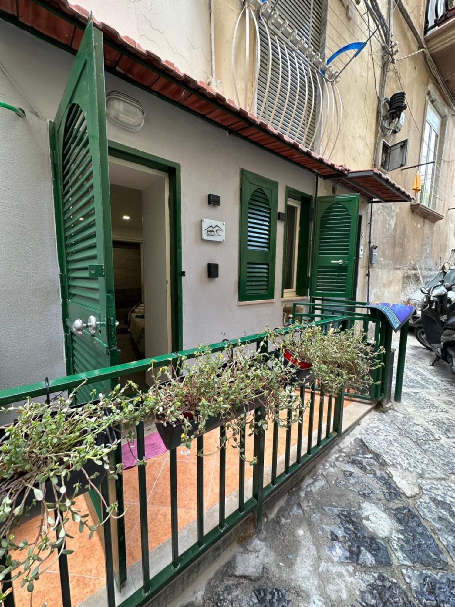 Carlotta'S Home 18 Napoli Exterior foto